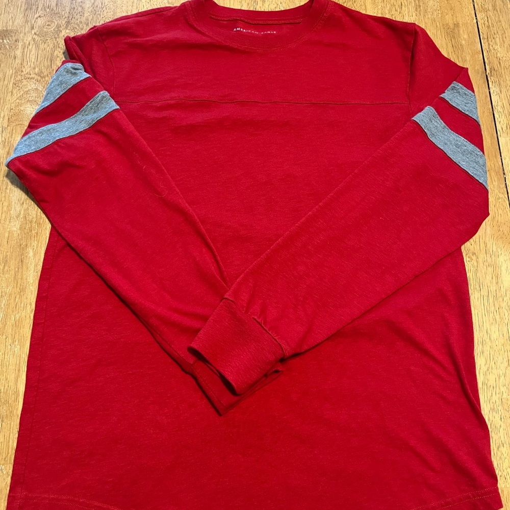 90s vibes American Eagle Men’s Long Sleeve Red and Grey shirt
